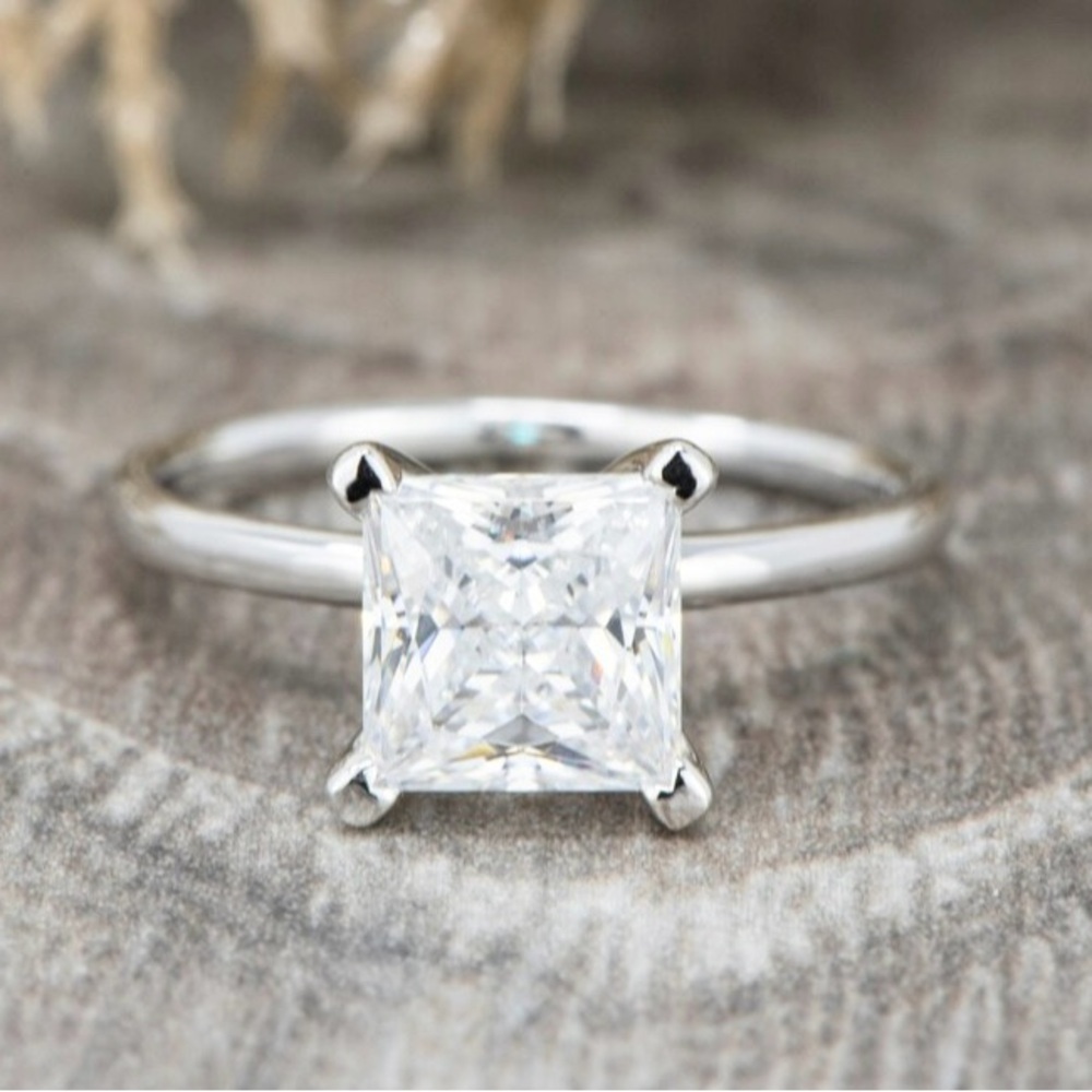 Moissanite 1.2 CT Sterling Silver Square Cut Solitaire Ring - 💍